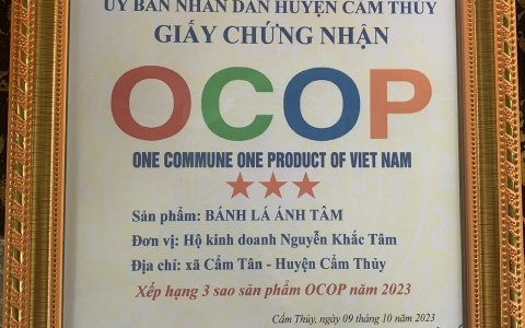 SẢN PHẨM BÁNH LÁ ÁNH TÂM, THÔN TRUNG HÀ, XÃ CẨM TÂN ĐƯỢC UBND HUYỆN CẨM THỦY CÔNG NHẬN  XẾP HẠNG 3 SAO SẢN PHẨM OCOP NĂM 2023